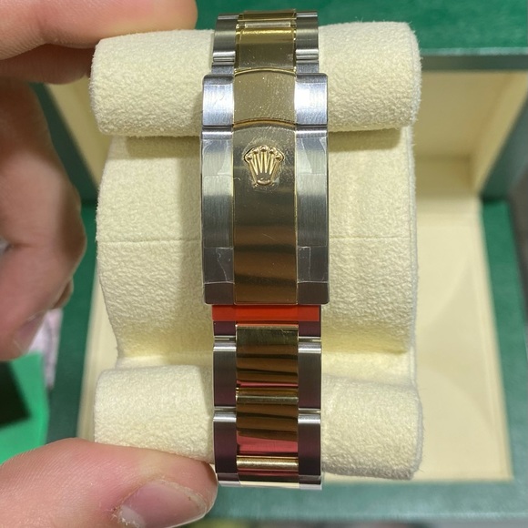 Rolex Datejust 36mm Ref 126233 Champagne Palm Dial Complete Dated to May 7th - Picture 3 of 7